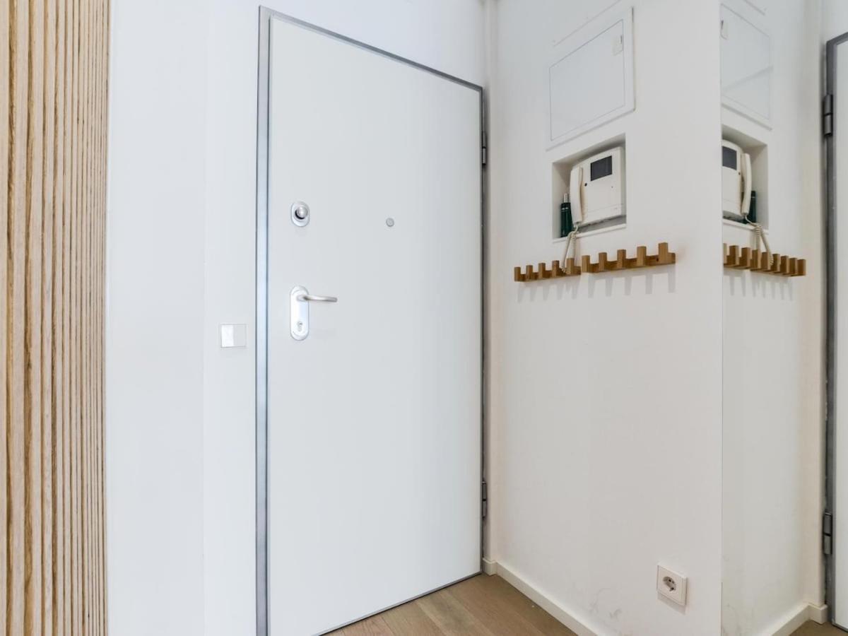 Apartamento Reformado En La Calle Pez Alquiler Temporal Madrid Exterior photo